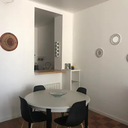 Charmante Echoppe 2 A 6 Personnes Apartmán *